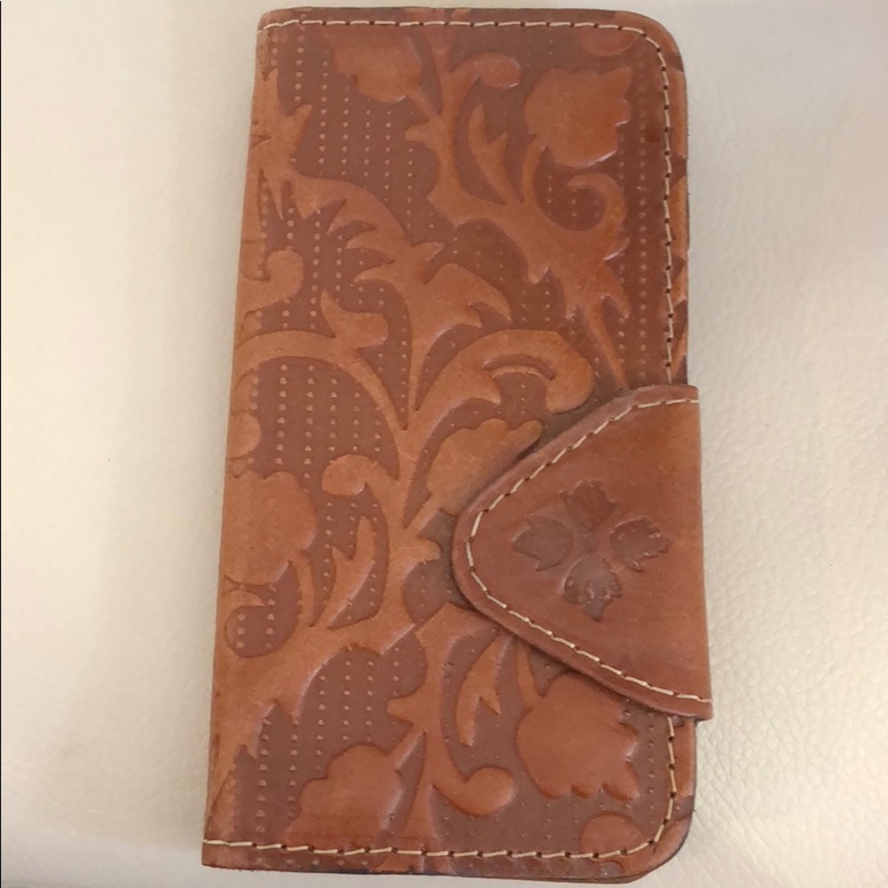 iPhone 6 magnetic leather case😍